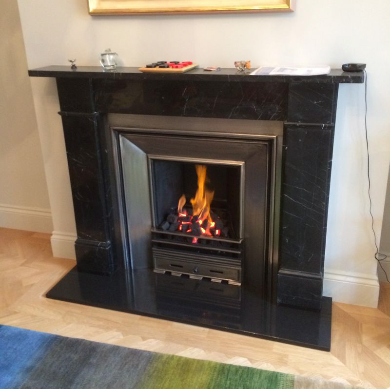 Nero Marquina "Flat Victorian" mantel, polished insert, gas fire
